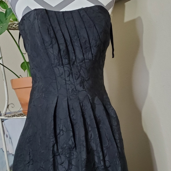 Dress - Picture 1 of 5